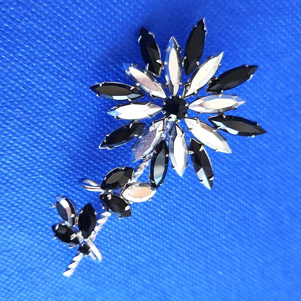 1960-s BIG VINTAGE BLACK AND MIRROR CRYSTALS FLOWER BROOCH